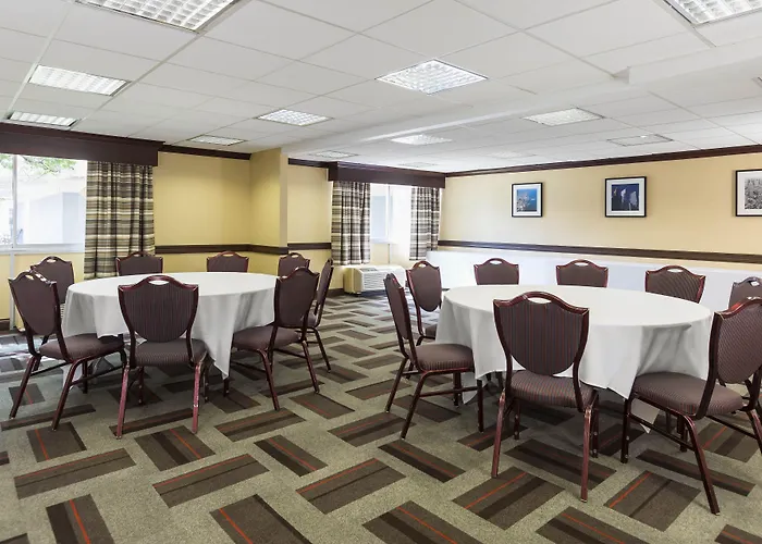 Hotel Four Points By Sheraton Chicago O'hare 3*